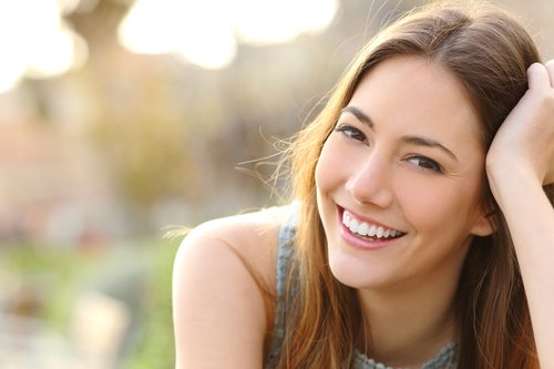 woman smiling with straight white teeth